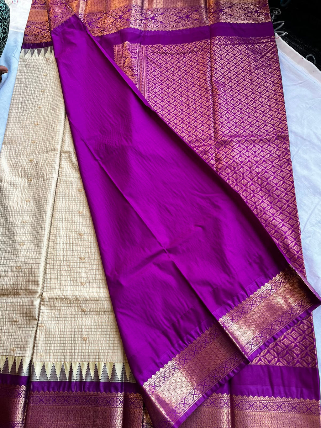 Gadwal semi pattu sarees