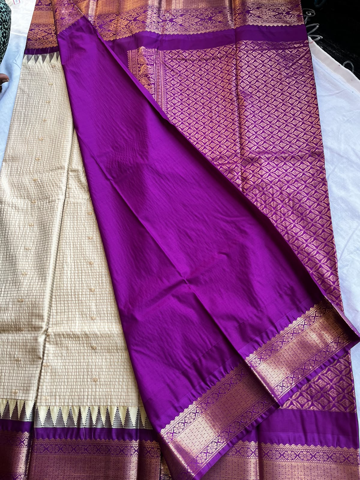 Gadwal semi pattu sarees